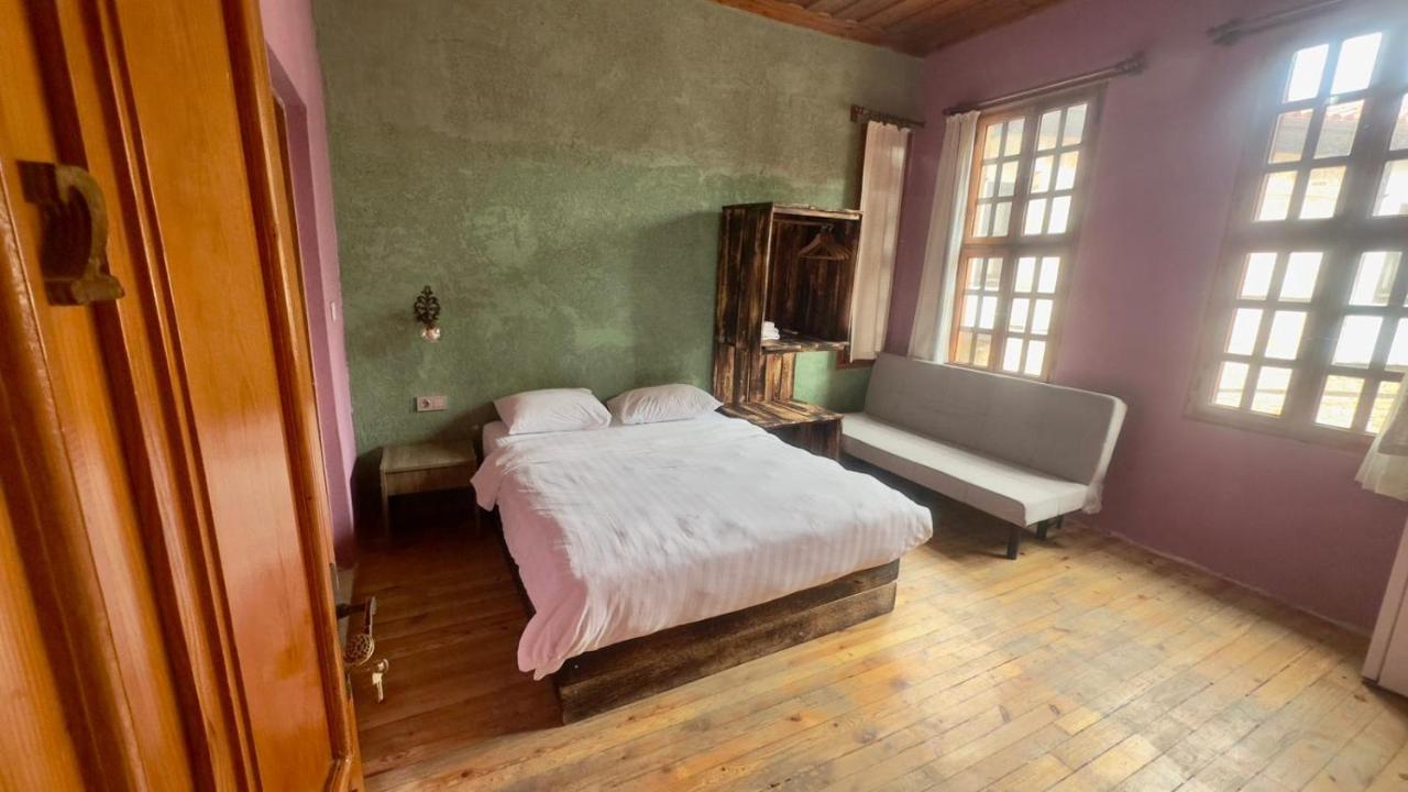 Deluxe Üç Kişilik Oda